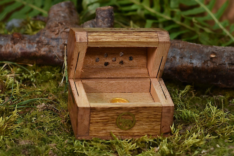 Boîte en bois pour cônes
